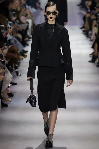 Look 1